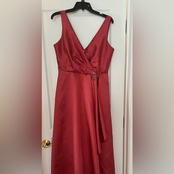 Sachin and Babi Lipstick Gown - Picture 6 of 7